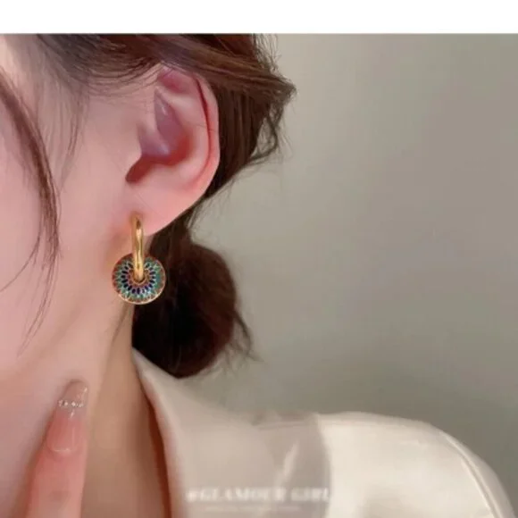 14k Gold Filled Marble Pattern Set: Necklace and hoop earrings - Picture 4 of 4